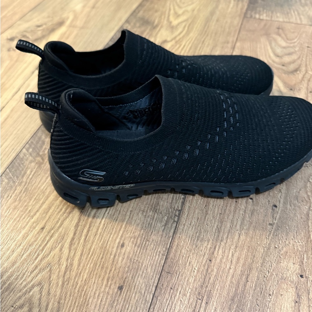 Skechers women’s Black Slip-On Shoes